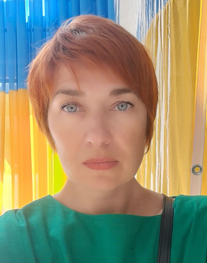 Калиновська Ірина Миколаївна, кандидат філологічних наук, доцент